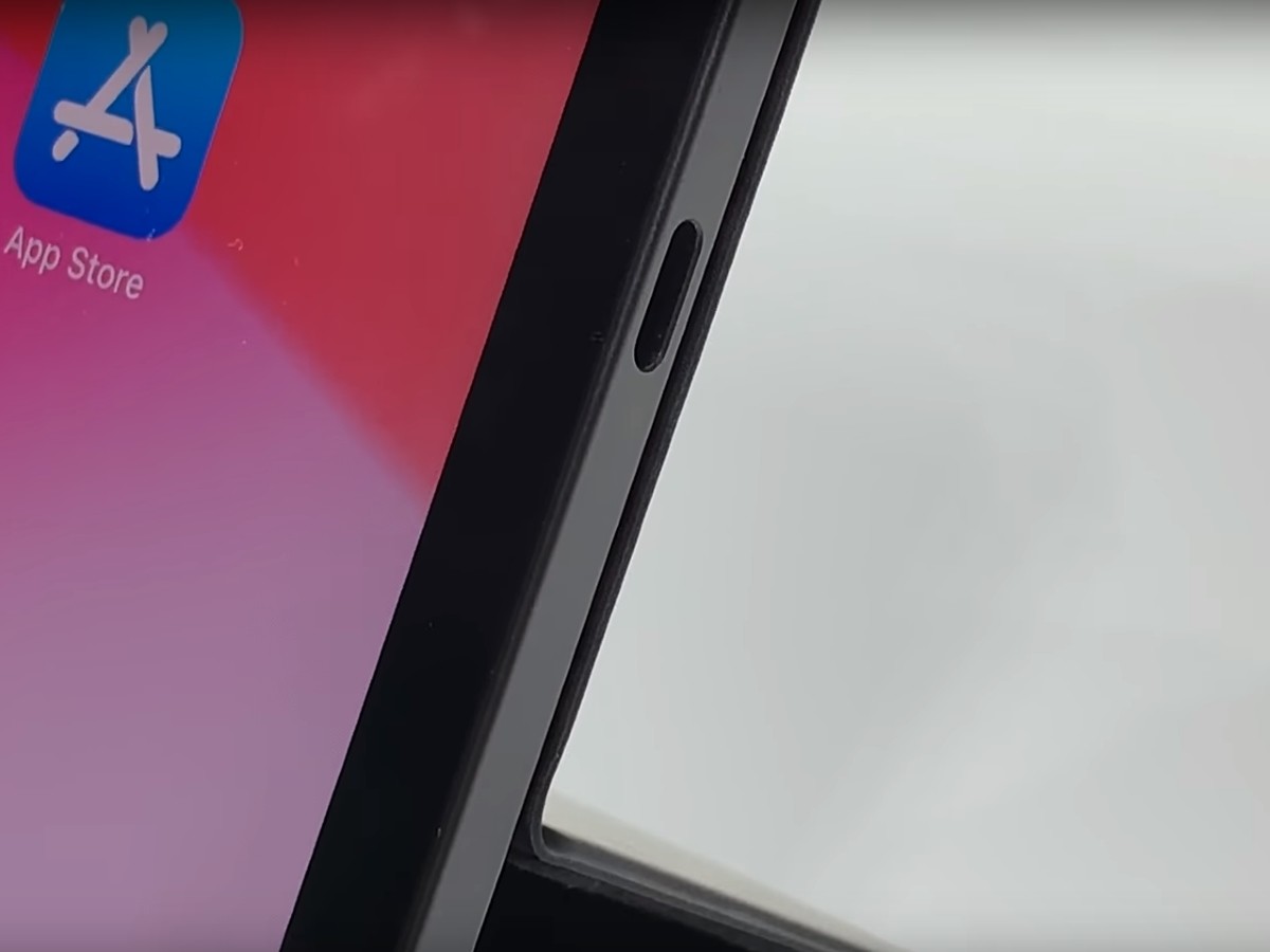 What does it have USB-C on the iPad Dignited