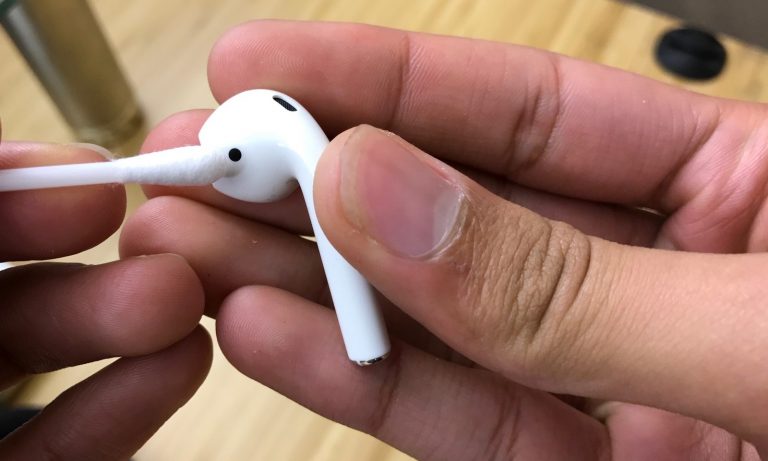 Wireless Earbuds: Cleaning and Maintenance Tips - Dignited