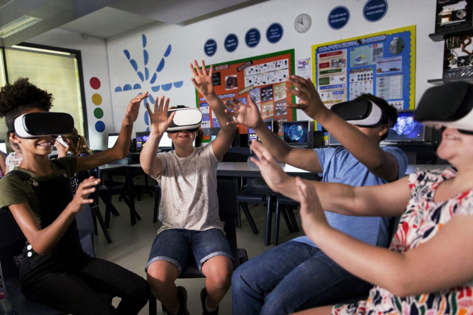 5 Ways Virtual Reality Will Improve Quality Of Education - Dignited