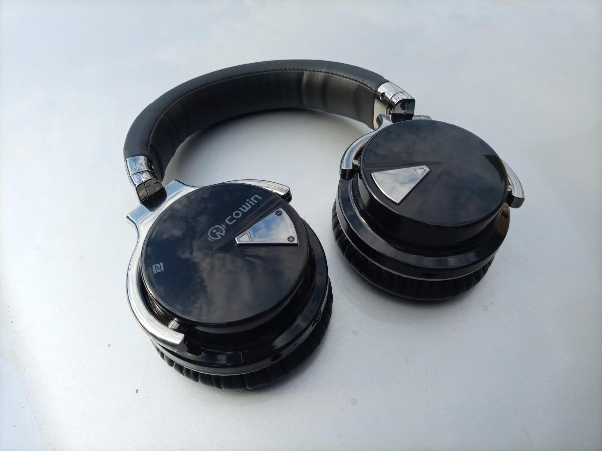 COWIN E7  Active Noise Cancelling Wireless Bluetooth Over-ear