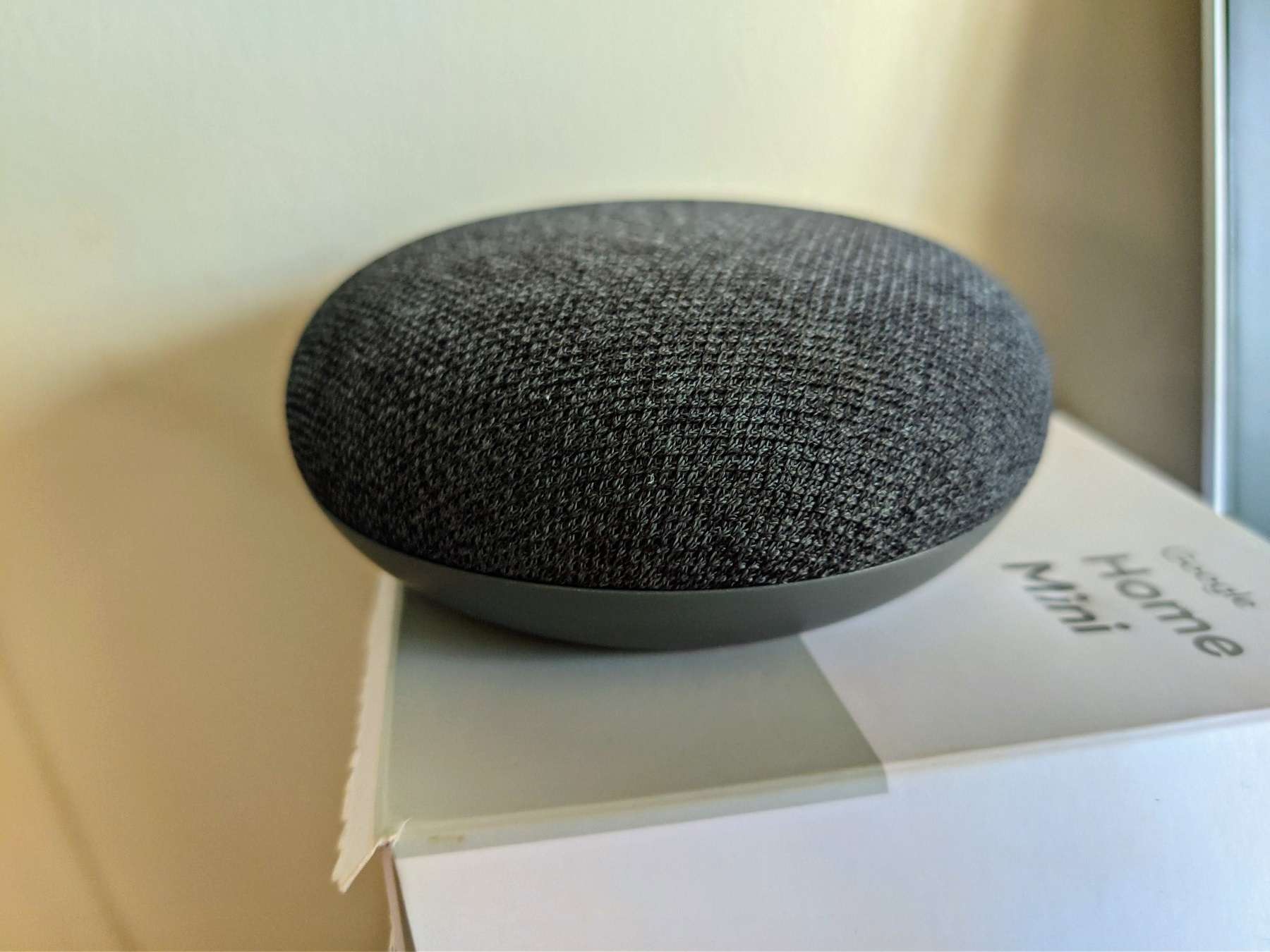 Google Mini Review: you still buy in 2022? - Dignited